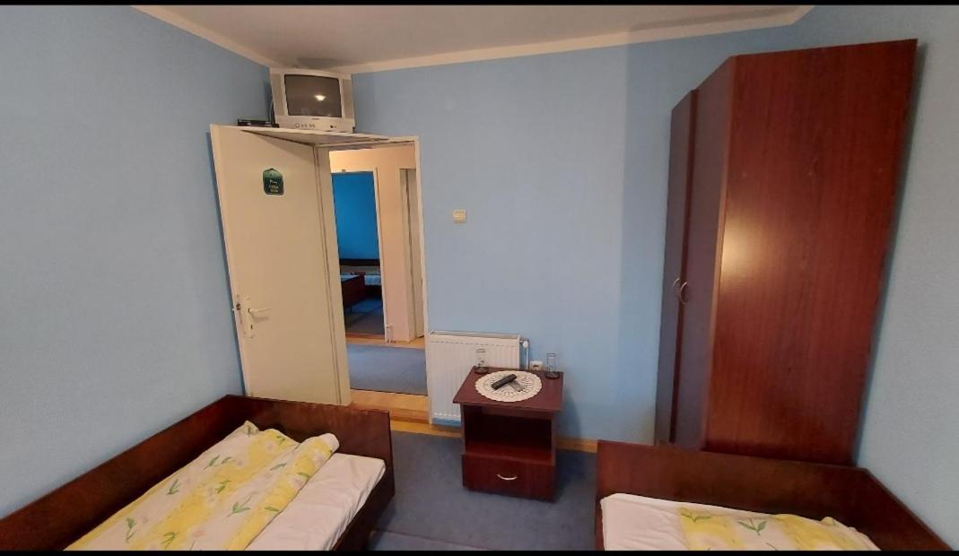 Domacinstvo Jolovic Hotel Kraljevo Bagian luar foto