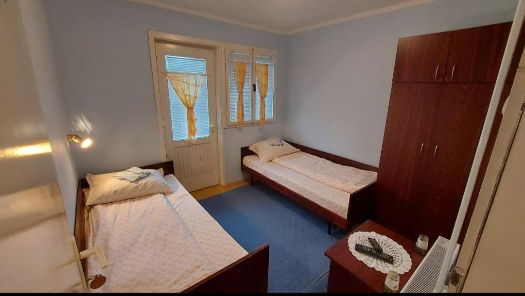 Domacinstvo Jolovic Hotel Kraljevo Bagian luar foto