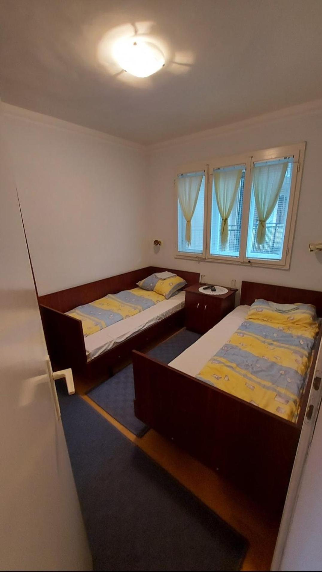 Domacinstvo Jolovic Hotel Kraljevo Bagian luar foto